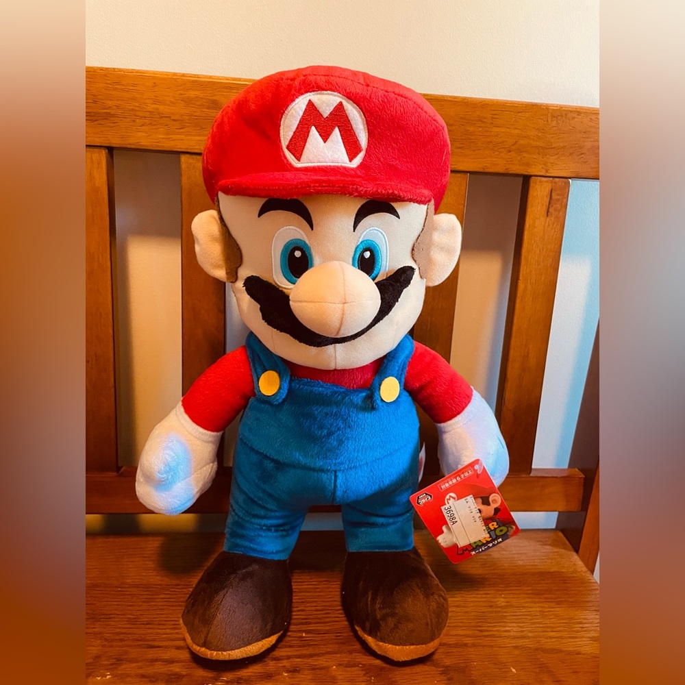 Super Mario XL 17” plush - Mario